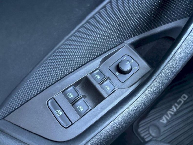 Škoda Octavia - hlavní fotka