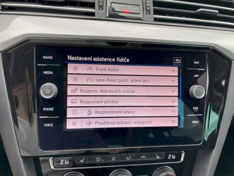 Volkswagen Passat - hlavní fotka