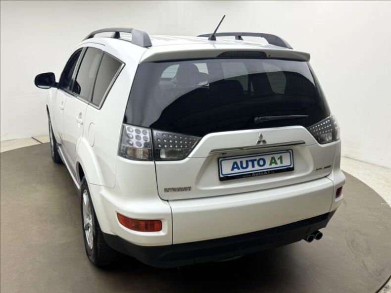 Mitsubishi Outlander - hlavní fotka