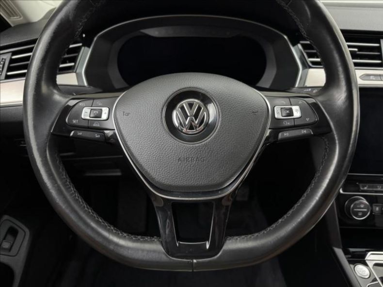Volkswagen Passat - hlavní fotka