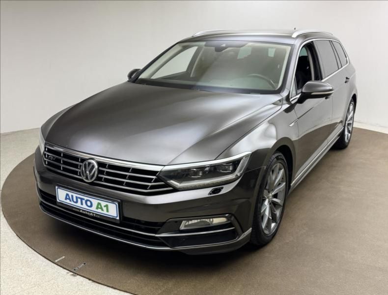 Volkswagen Passat - hlavní foto