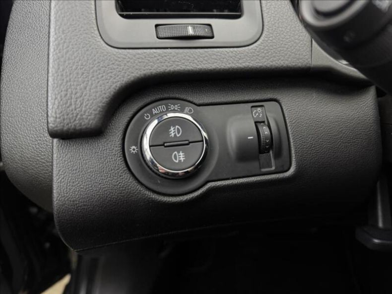 Opel Insignia - hlavní fotka