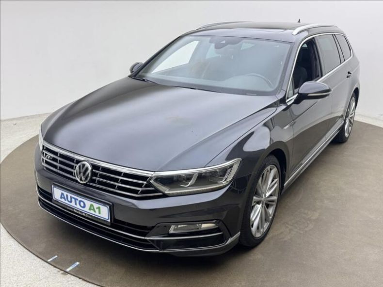 Volkswagen Passat - hlavní fotka inzerátu