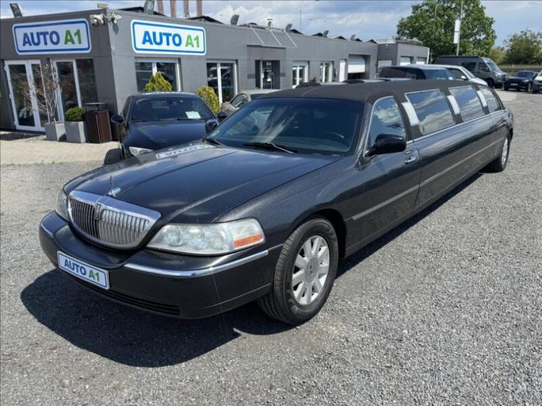 Lincoln Town car - hlavní foto