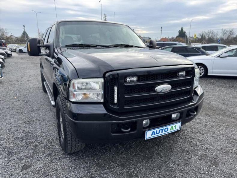 Ford Excursion - hlavní fotka