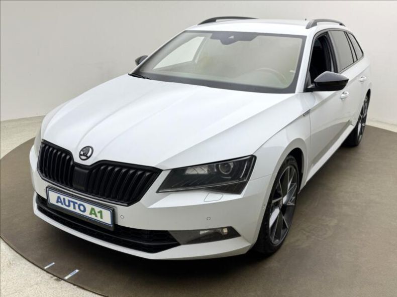 Škoda Superb - hlavní foto
