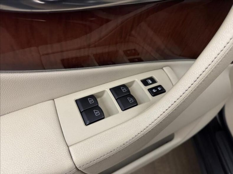 Infiniti FX - hlavní fotka