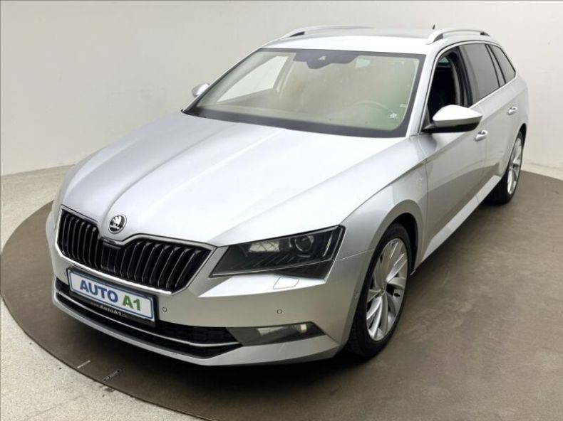 Škoda Superb - hlavní foto