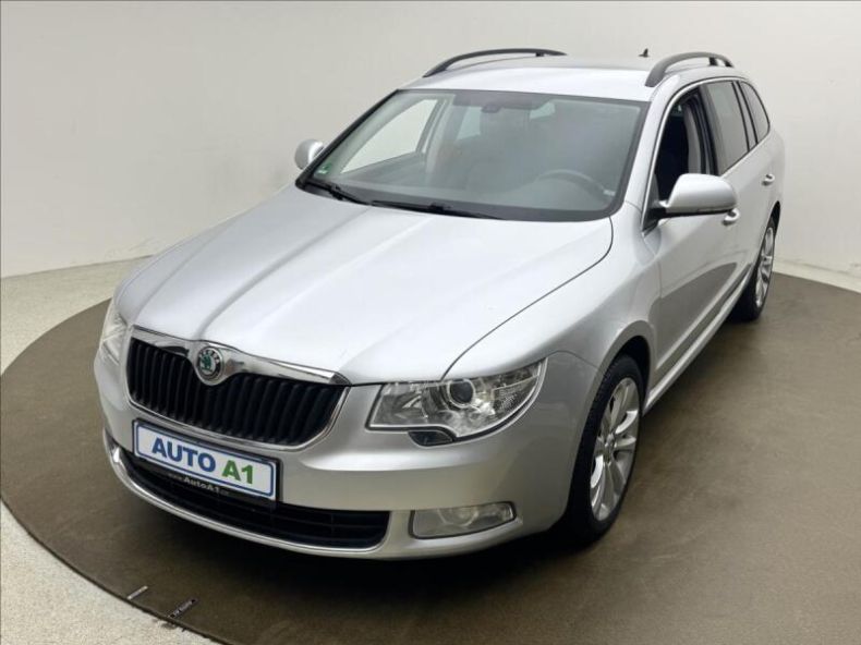 Škoda Superb - hlavní foto