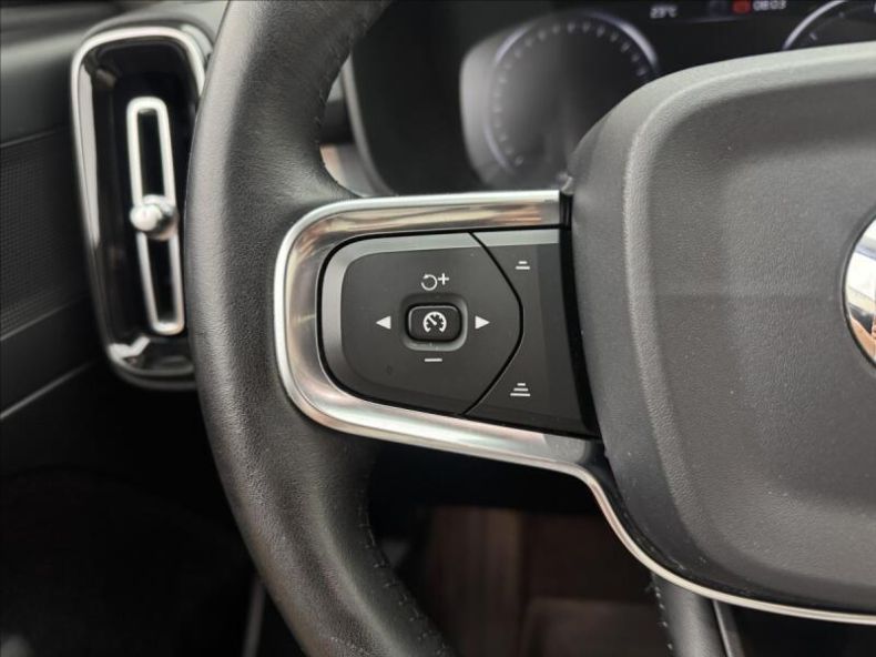 Volvo XC40 - hlavní fotka