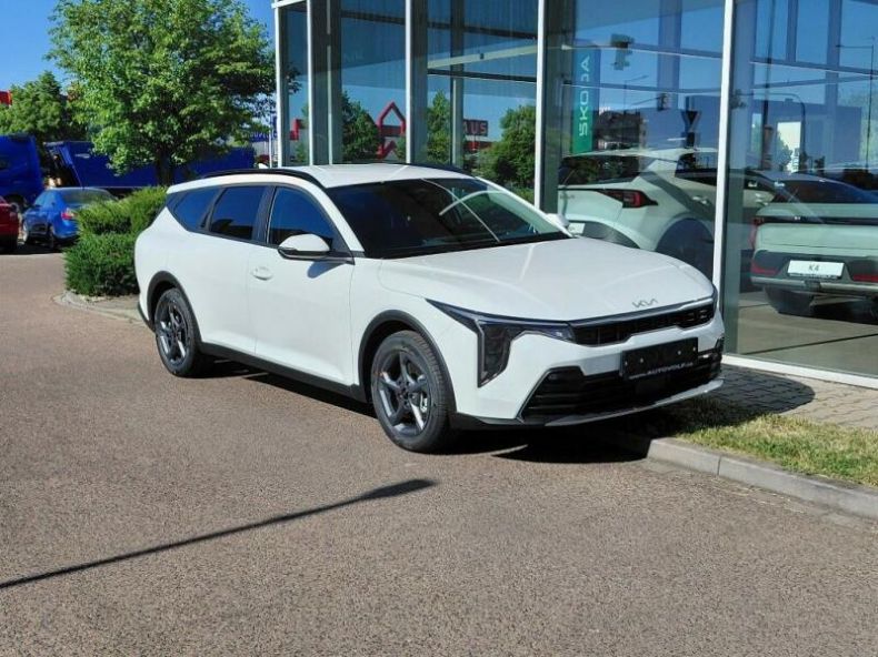 Kia K4 - hlavní fotka