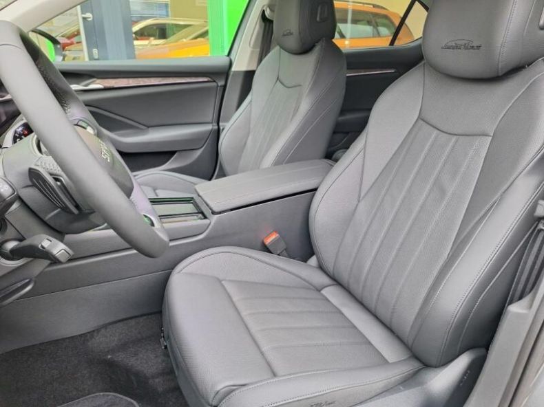 Škoda Superb - hlavní fotka