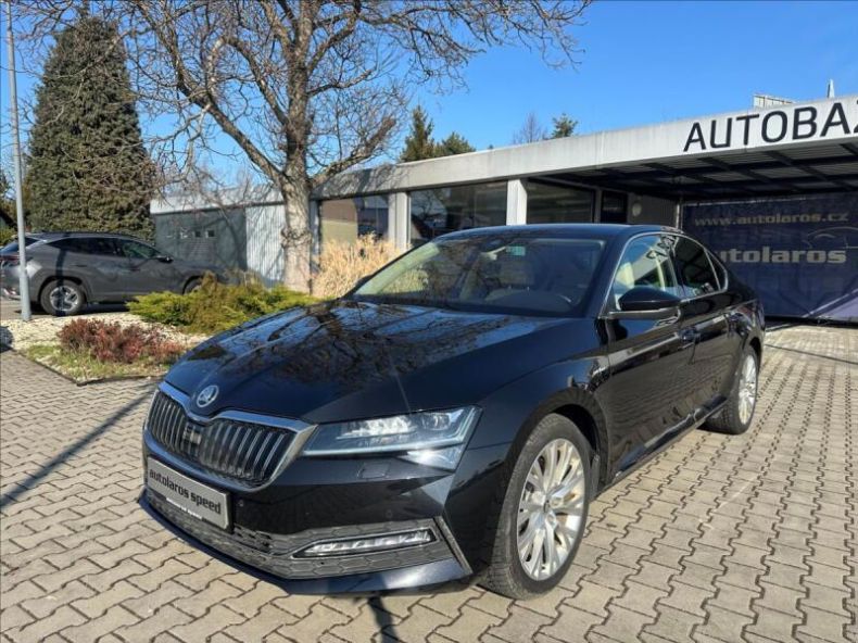 Škoda Superb - hlavní foto