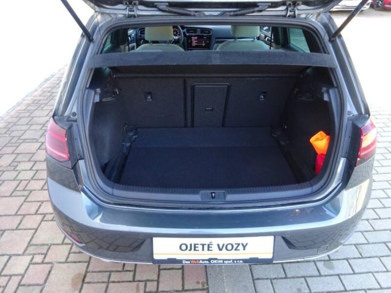 Volkswagen Golf - hlavní fotka