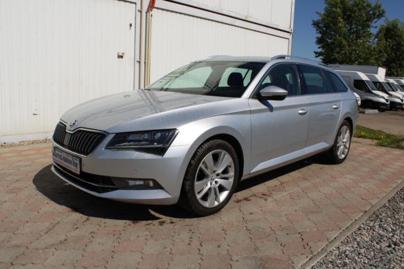 Škoda Superb - hlavní foto