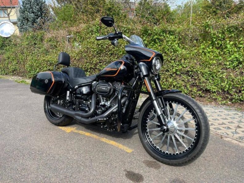 Harley-Davidson FLSB Softail Sport Glide - hlavní foto