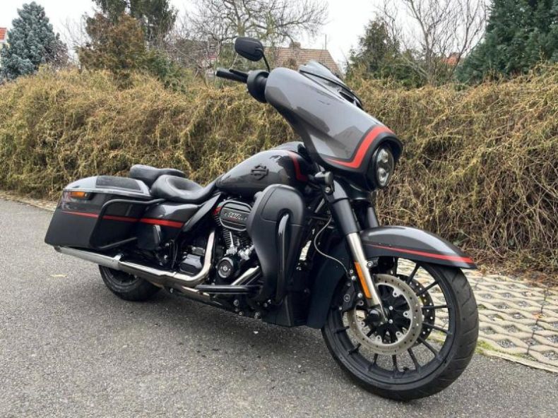 Harley-Davidson Street Glide - hlavní fotka inzerátu