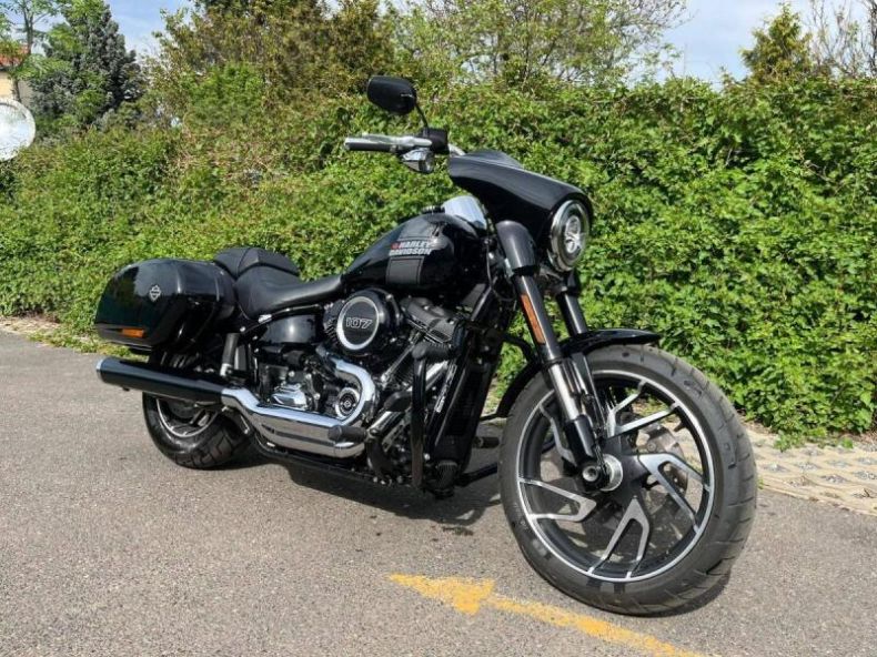 Harley-Davidson FLSB Softail Sport Glide - hlavní foto