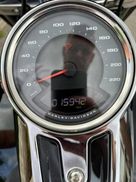 Harley-Davidson FLSB Softail Sport Glide - hlavní fotka