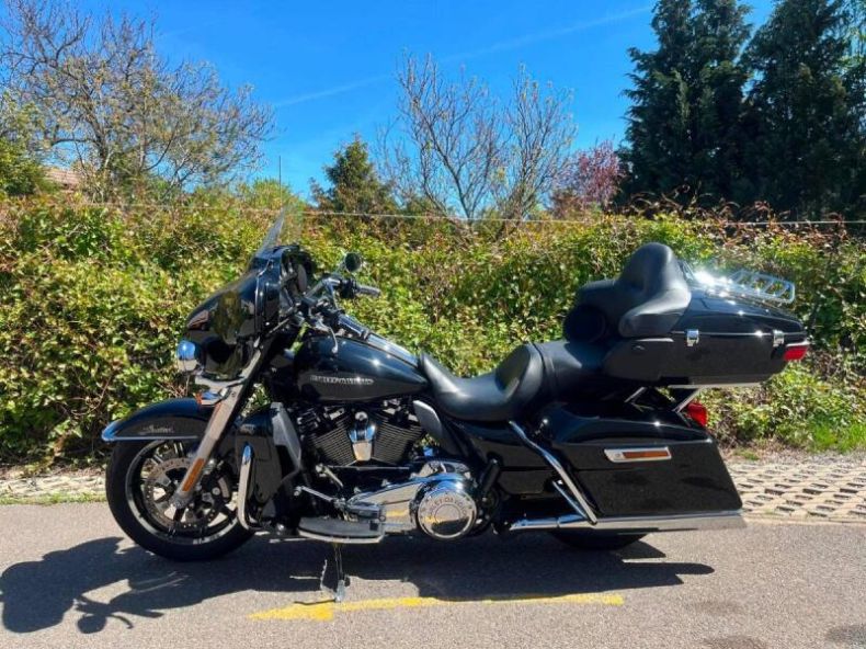 Harley-Davidson FLHTK Electra Glide Ultra Limite - hlavní fotka