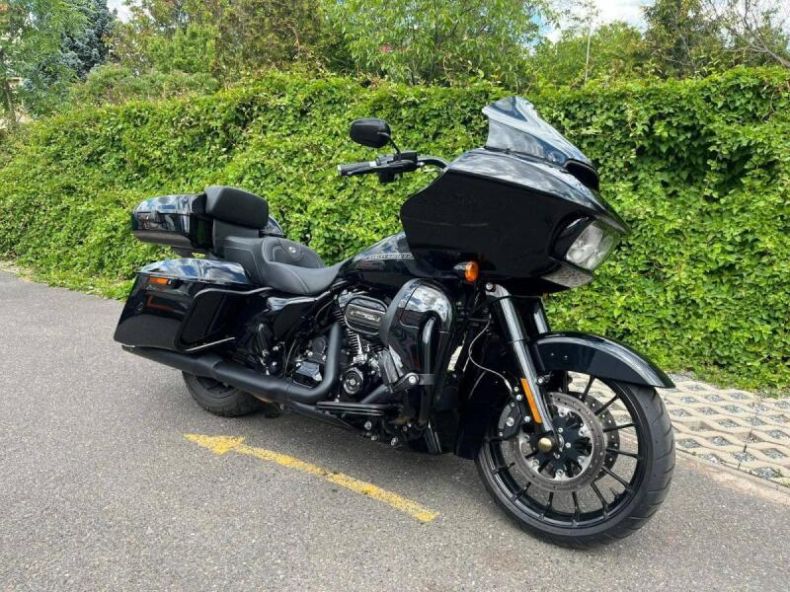 Harley-Davidson Road Glide - hlavní foto