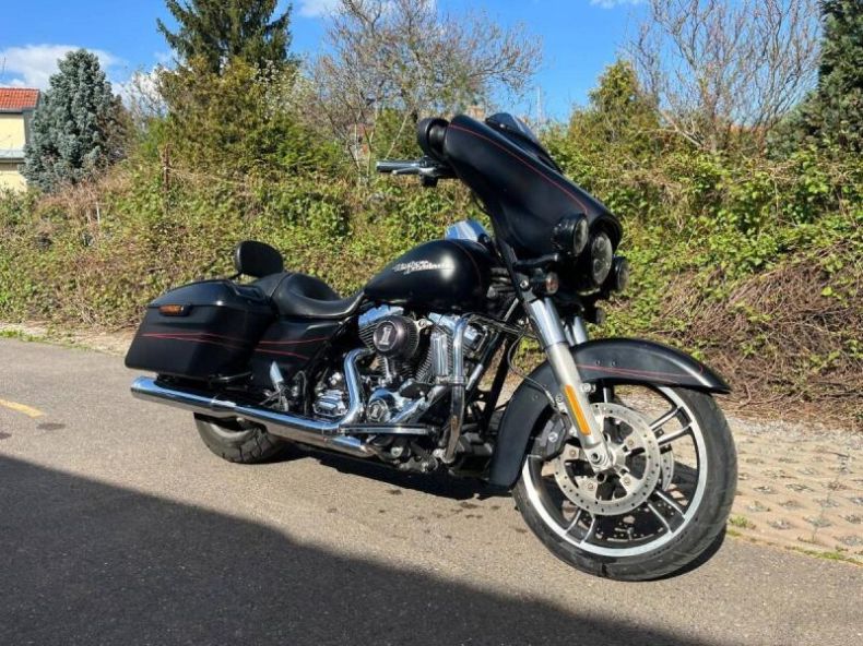 Harley-Davidson Street Glide - hlavní fotka inzerátu