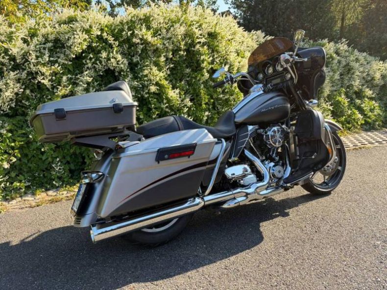 Harley-Davidson Street Glide - hlavní fotka