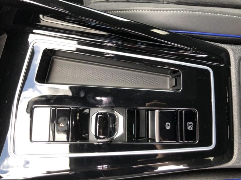 Volkswagen Golf - hlavní fotka