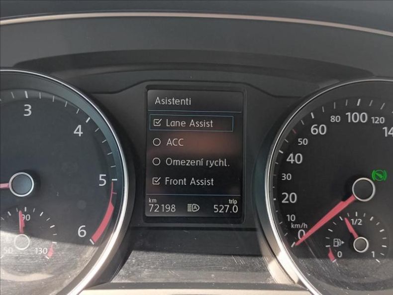 Volkswagen Passat - hlavní fotka