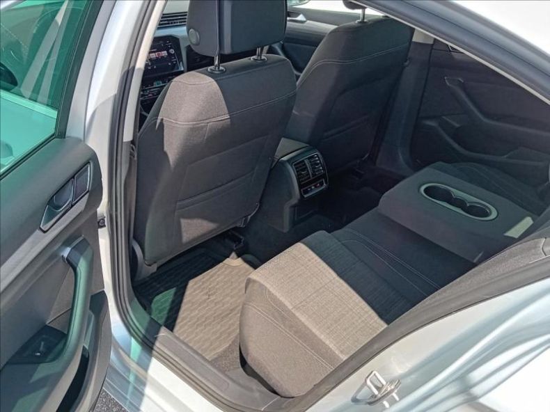 Volkswagen Passat - hlavní fotka