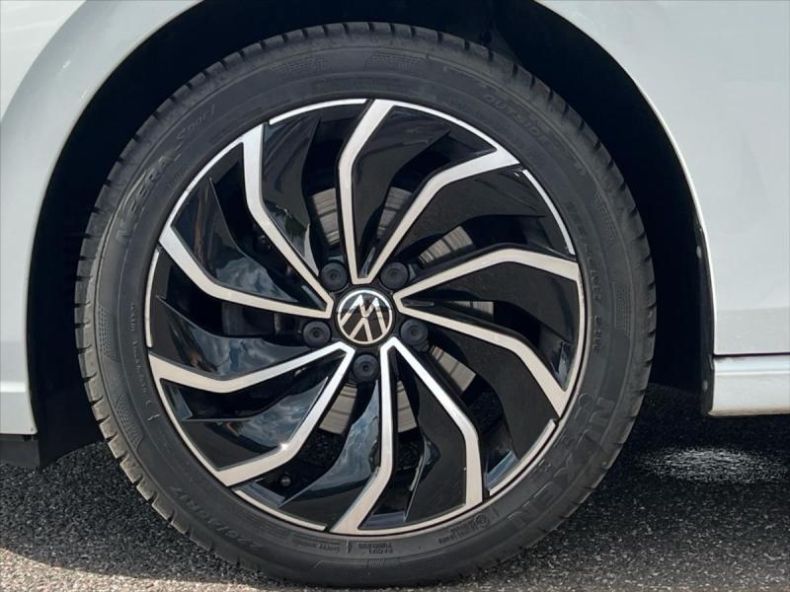 Volkswagen Golf - hlavní fotka