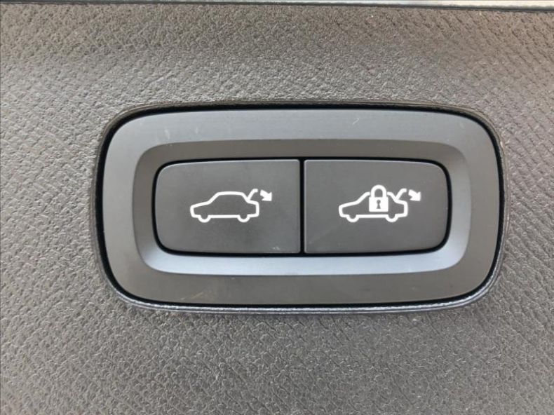 Volvo XC90 - hlavní fotka