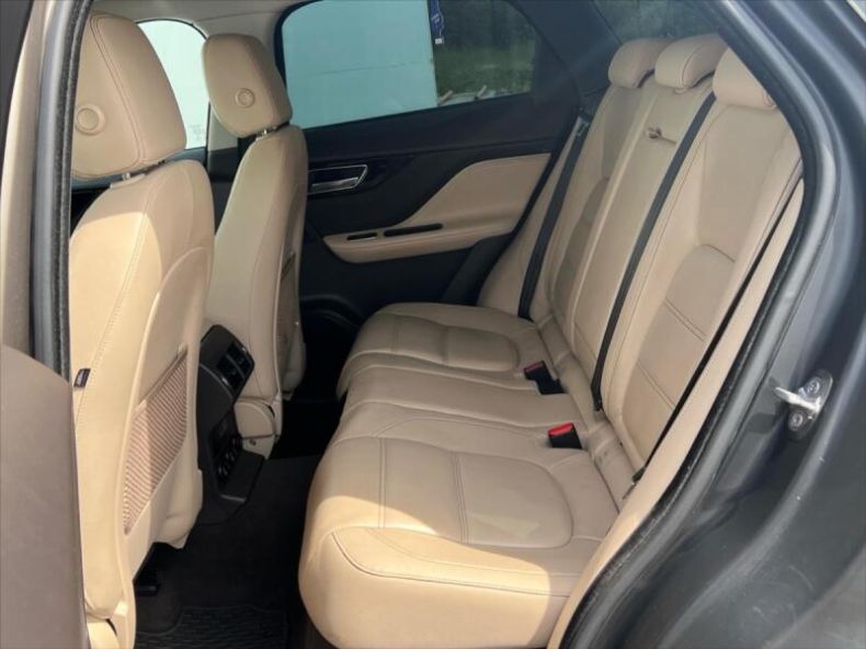 Jaguar F-Pace - hlavní fotka