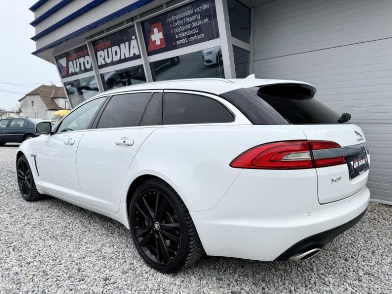Jaguar XF - hlavní fotka