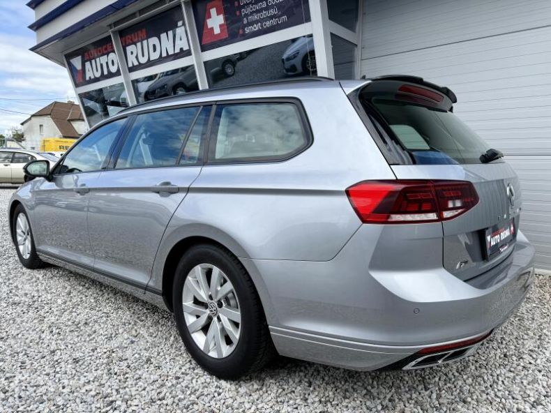 Volkswagen Passat - hlavní fotka