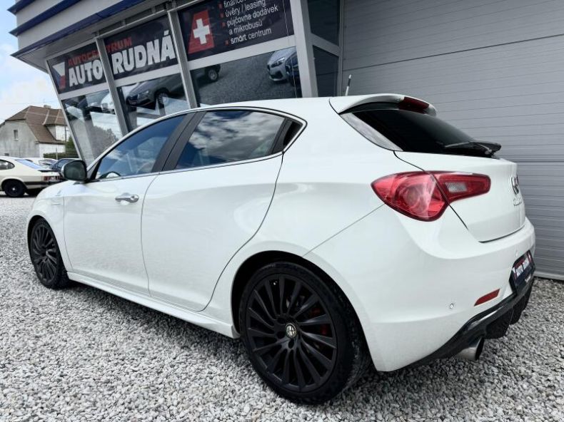 Alfa Romeo Giulietta - hlavní fotka
