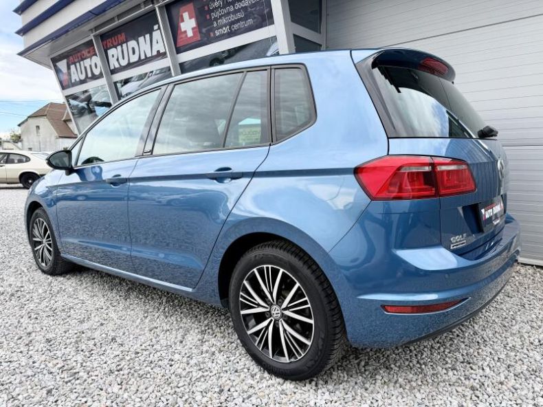 Volkswagen Golf - hlavní fotka