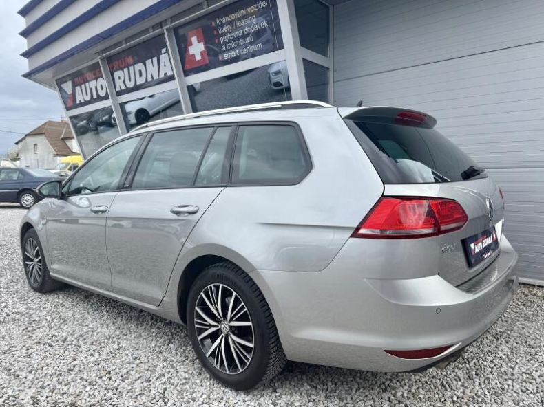 Volkswagen Golf - hlavní fotka