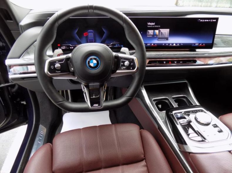 BMW Řada 7 - hlavní fotka