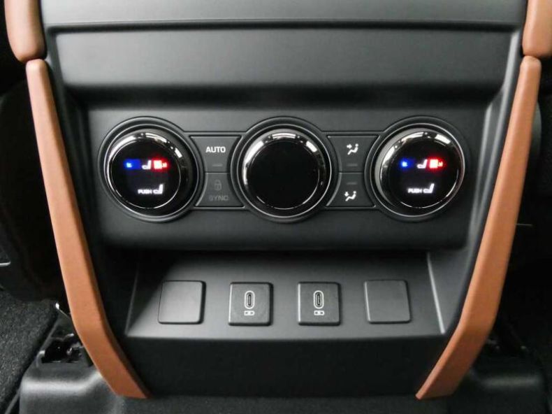 Land Rover Defender - hlavní fotka