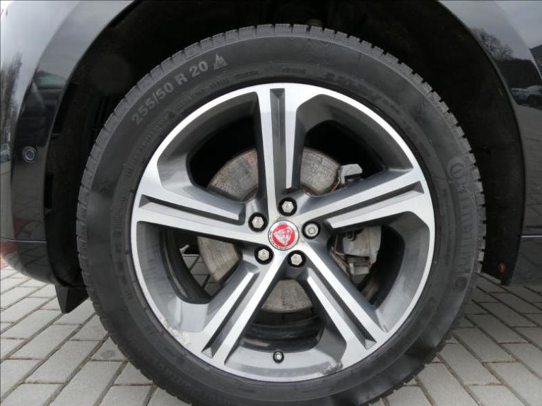 Jaguar F-Pace - hlavní fotka