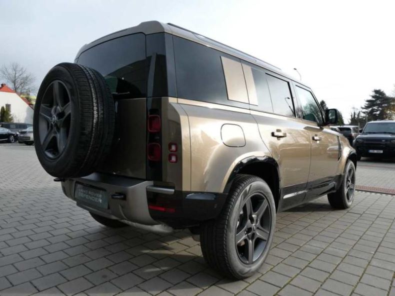 Land Rover Defender - hlavní fotka