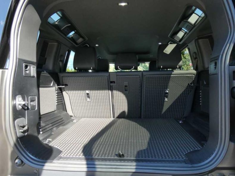 Land Rover Defender - hlavní fotka