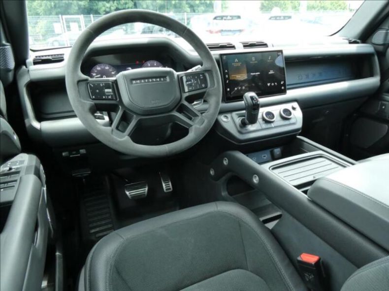 Land Rover Defender - hlavní fotka