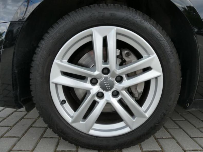 Audi A4 - hlavní fotka
