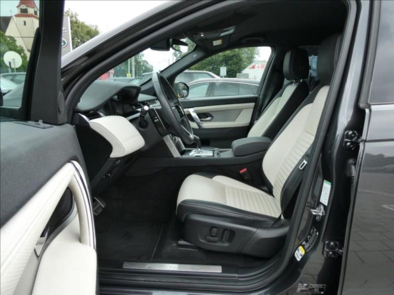 Land Rover Discovery - hlavní fotka