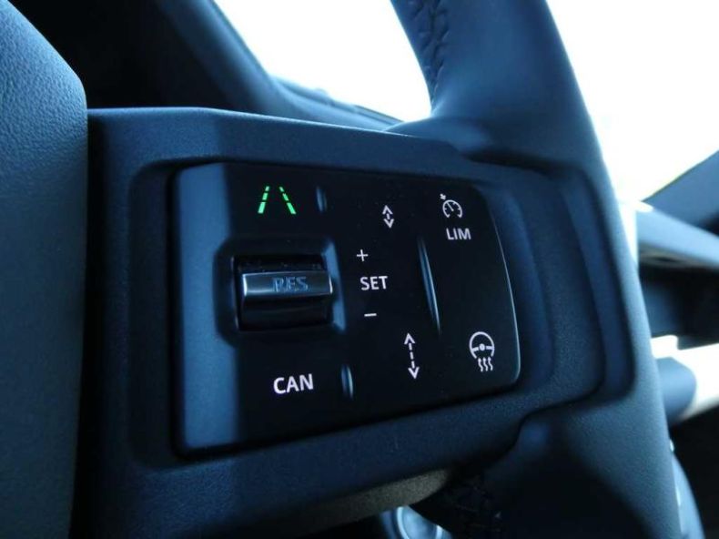 Land Rover Defender - hlavní fotka