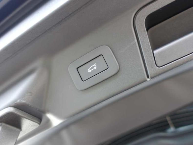 Land Rover Range Rover Velar - hlavní fotka