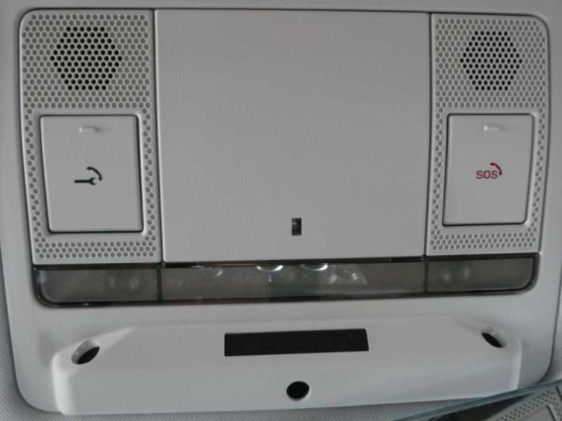 Land Rover Defender - hlavní fotka