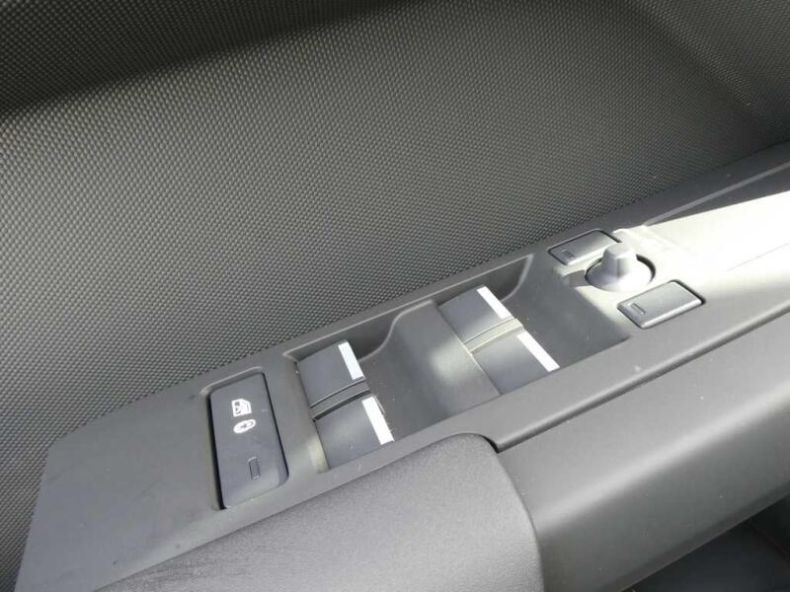 Land Rover Defender - hlavní fotka